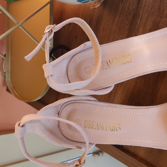 Dream Pairs Suede Heels - Picture 2 of 5